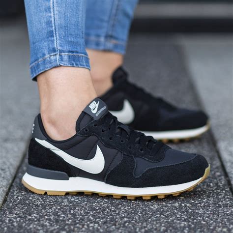 nike schwarze damen sneaker|nike schuhe damen reduziert.